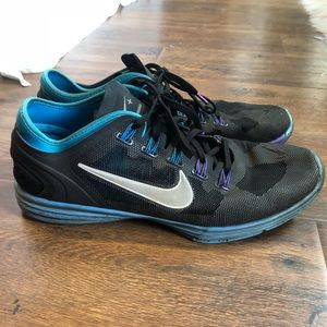 Nike hyperworkout shoes